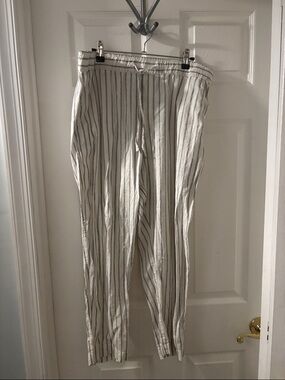 GAP White Straight-Leg Pants with Navy Pinstripes